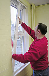 Fixing gate in position